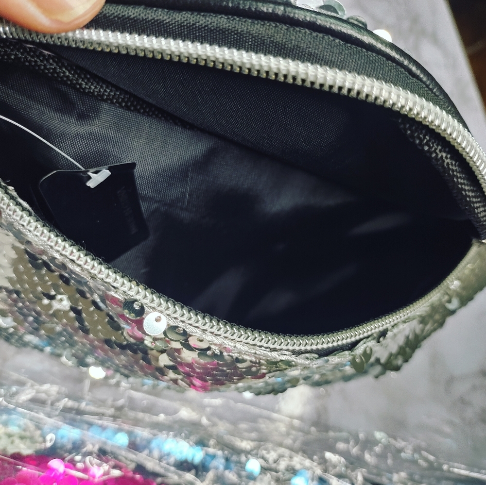 Reversible Sequin Belt Bag | Crossbody Fanny Pack | Adjustable Waist Bag - Picture 4 of 4